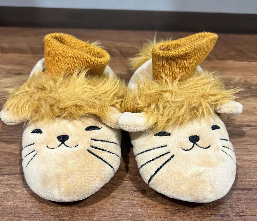 Toddler Lion Plush Slippers with Knit Cuff Size S 5/6
